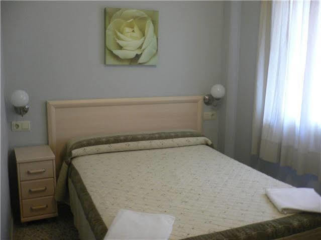 Hostal Badalona Eksteriør bilde