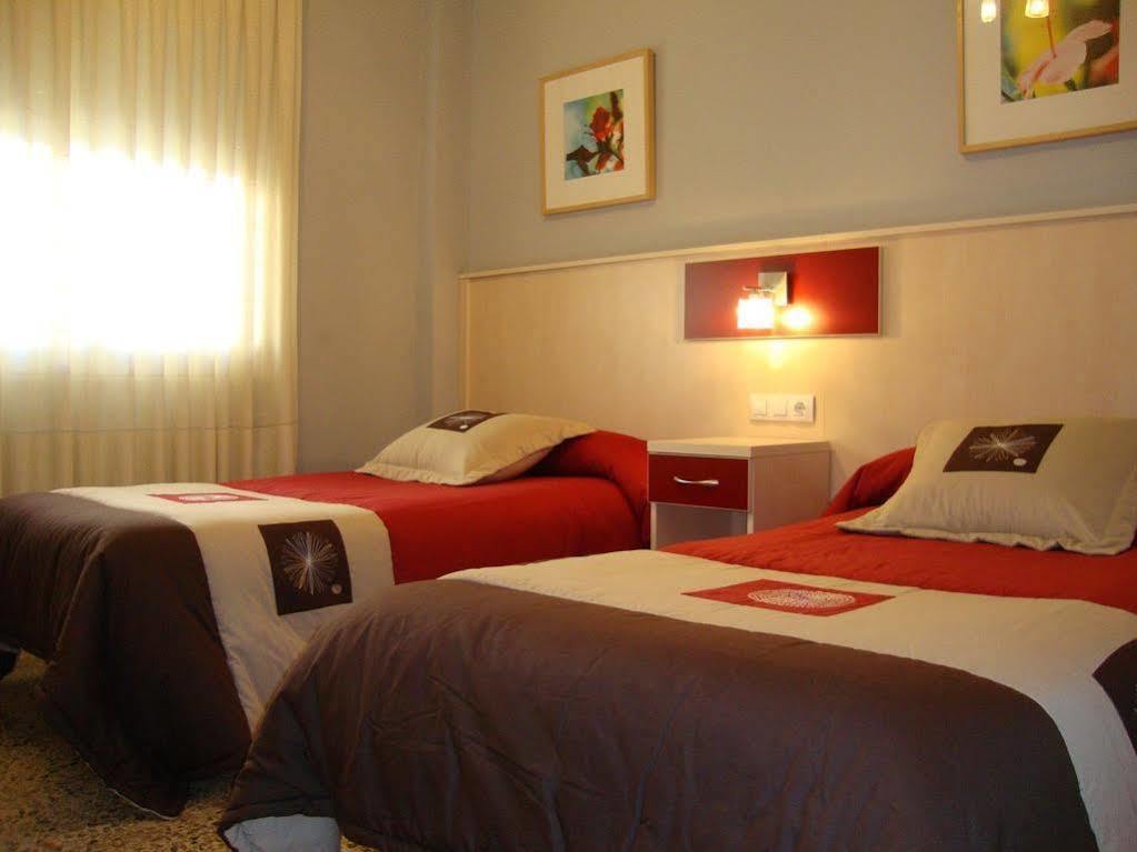 Hostal Badalona Eksteriør bilde
